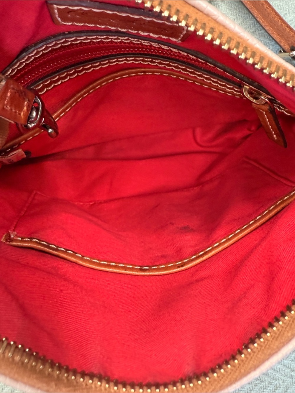 Like New! Dooney & Bourke taupe Y2K leather crossbody purse - Picture 2 of 7